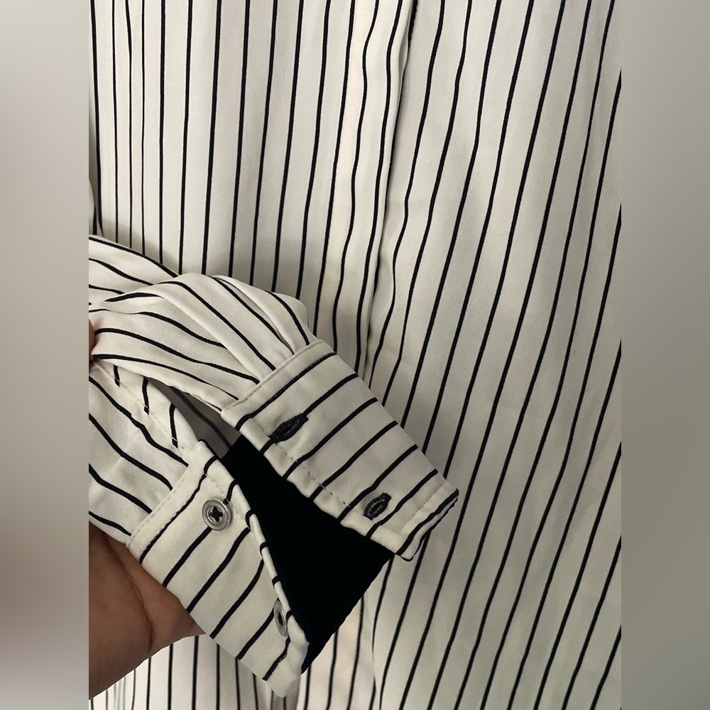 JNY Jones New York, Women's black and white blouse size XS - Picture 4 of 6